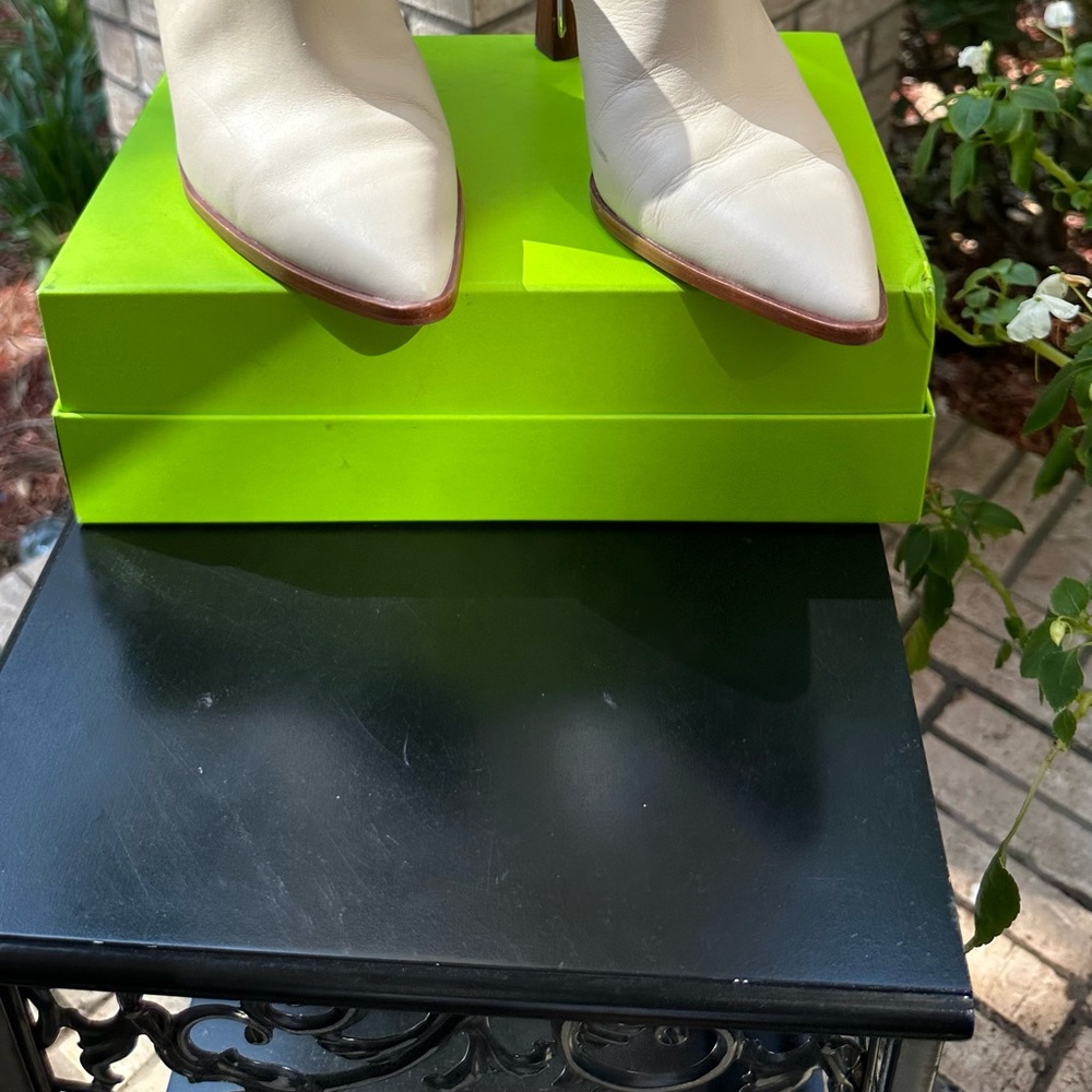 Vince Camuto Bootie